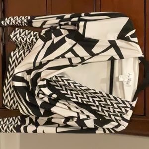 Women’s black and white blouse. Size 6